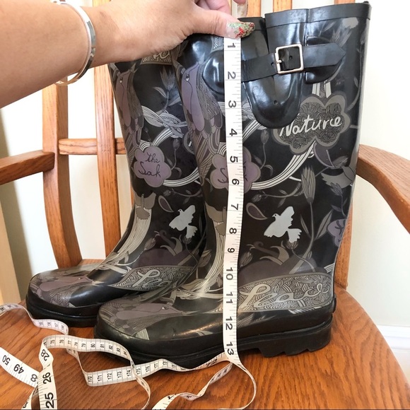 The Sac Waterproof Rain Boots, Black/Grey, Bird & Flower Theme, Size 9 - Picture 11 of 12
